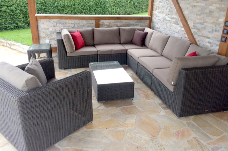 Rattan Lounge